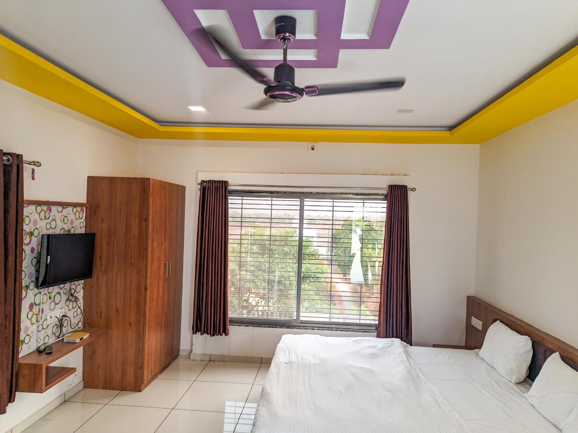 Samrat Homestay Garudeshwar Ngoại thất bức ảnh