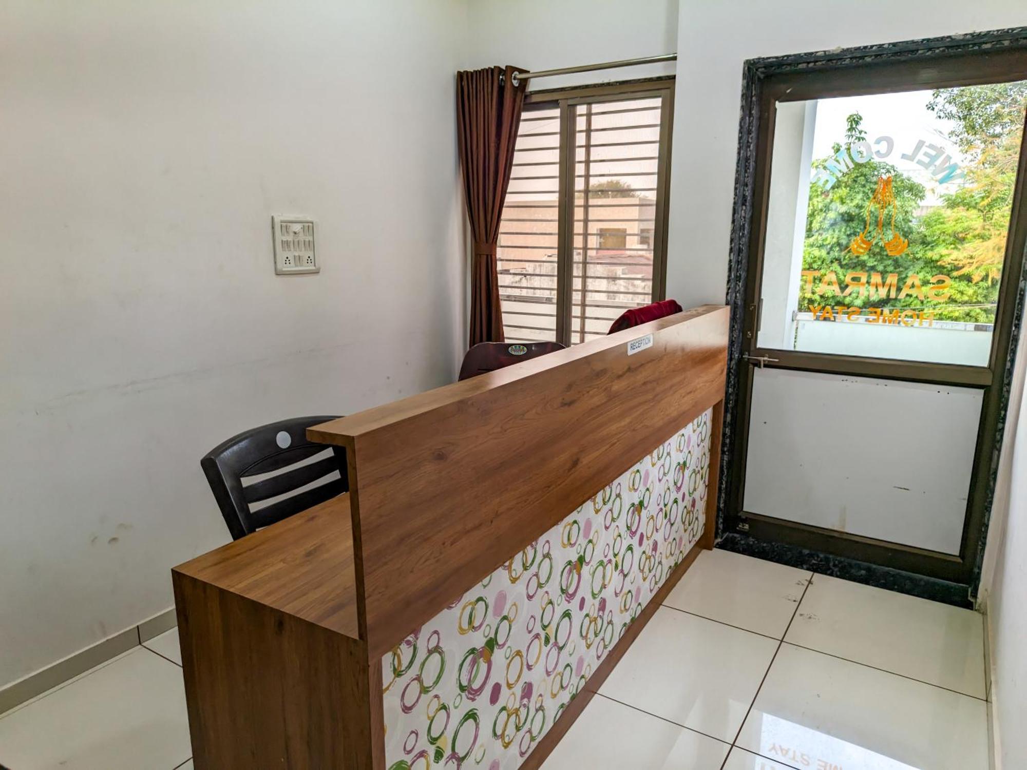 Samrat Homestay Garudeshwar Ngoại thất bức ảnh