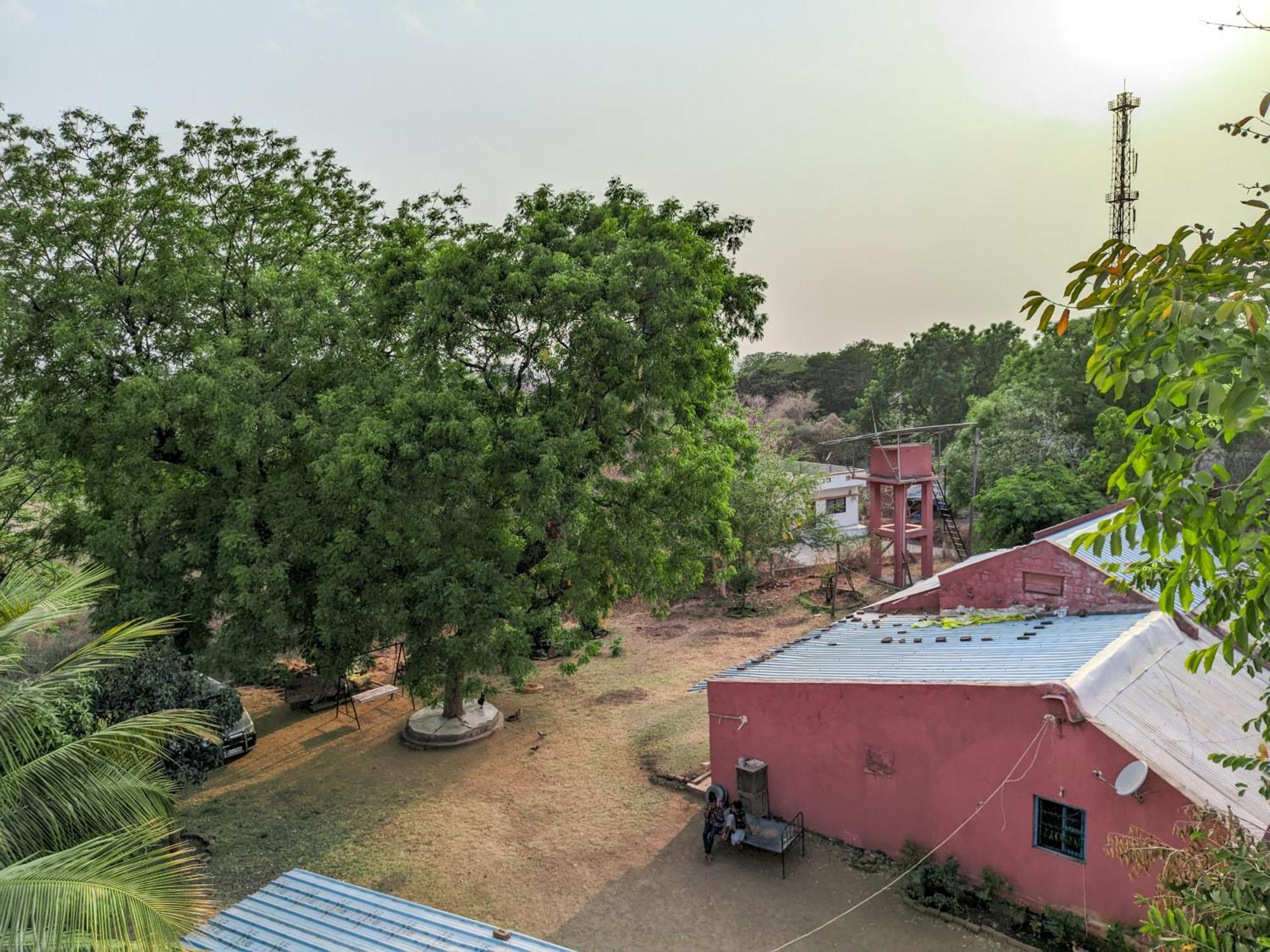 Samrat Homestay Garudeshwar Ngoại thất bức ảnh
