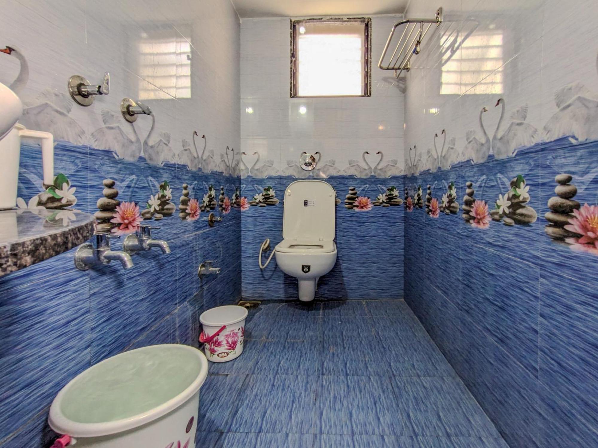 Samrat Homestay Garudeshwar Ngoại thất bức ảnh